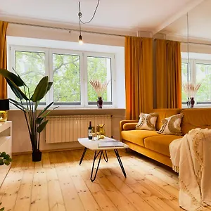 Luxury 4-bedroom In Centre - Self-check In & Fast Wifi , Warszawa Polska