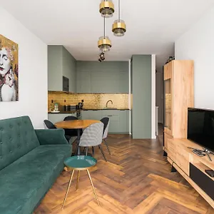 Sage Luxury , Warszawa Polska